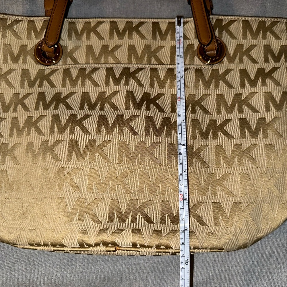 Michael Kors Tan Classic Tote Bag - Picture 3 of 7